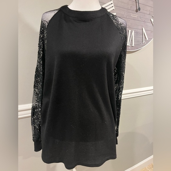 Miholl Tops - Women's Black Lace Long Sleeve Top - So pretty on! NWOT Size Med…